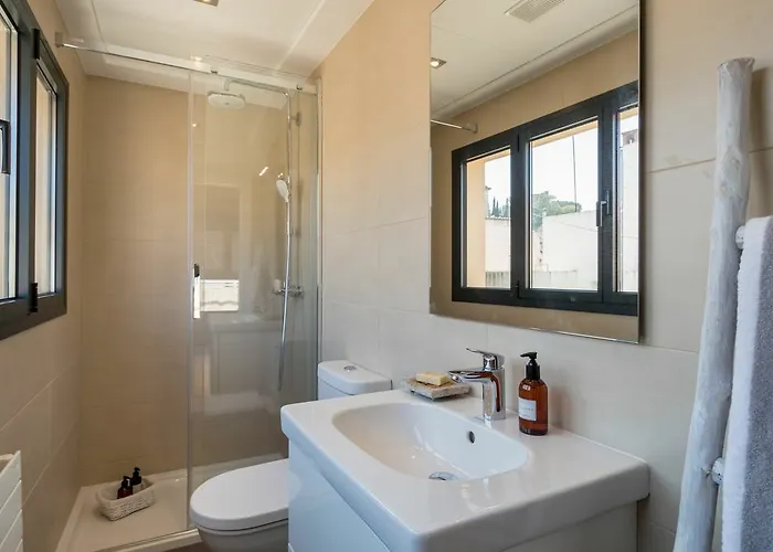 Chezmoihomes Plaza Nueva Luxury Hotel 4*